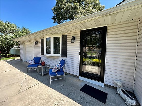 3rd image of 19 Sandpiper Lane