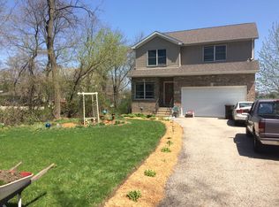 112 Vernon Dr, McHenry, IL 60051