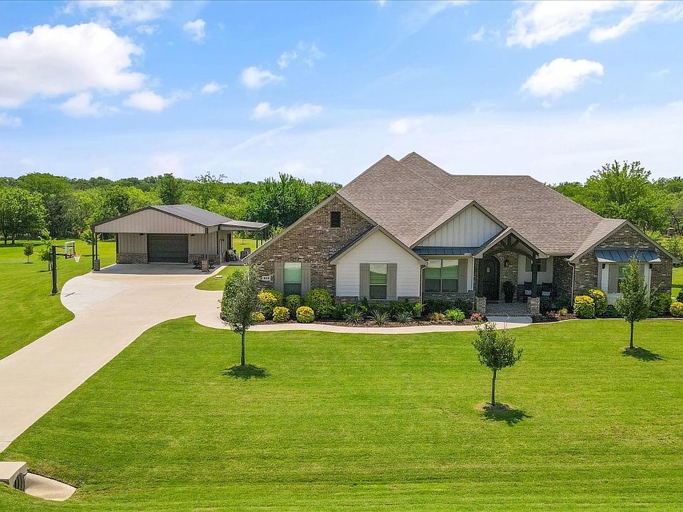 1st image of 426 Maple Ln