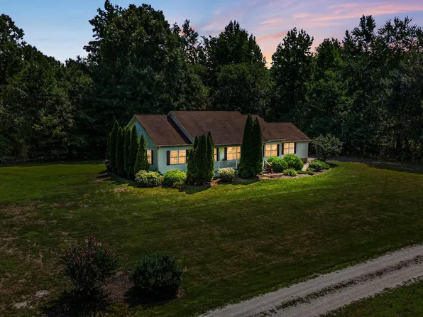 162 Wild Oaks Dr, Salem, NJ 08079