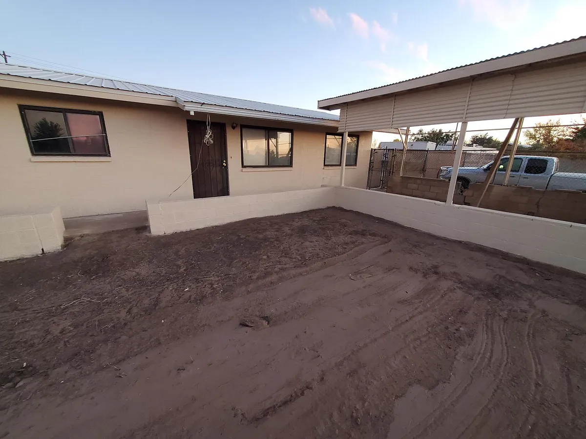 Building Photo - 310 Encanto Dr