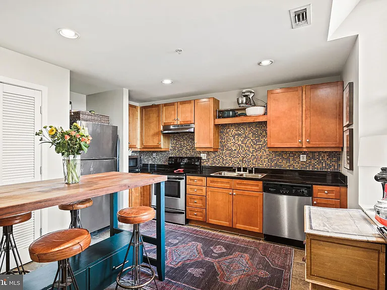 1211 Light St #308 — Photo 11