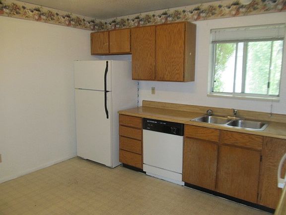 2nd image of 1781 N 200 E APT 2