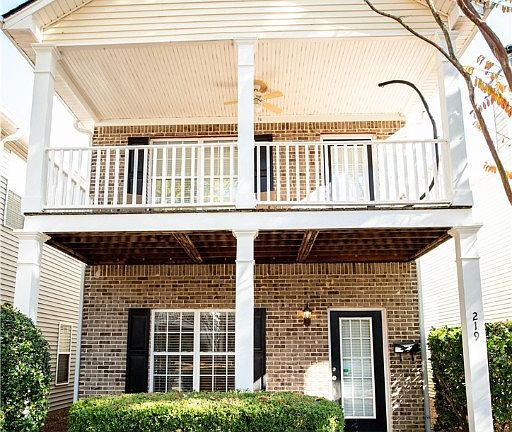 2nd image of 219 Wiltshire Drive