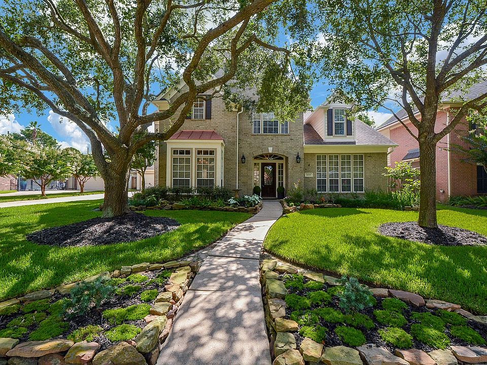 1st image of 16819 Laguna Springs Dr
