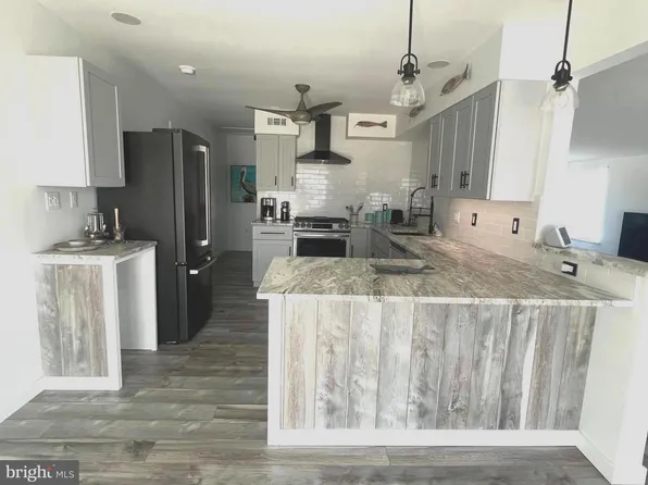 19 W Thames Rd, Little Egg Harbor, NJ 08087