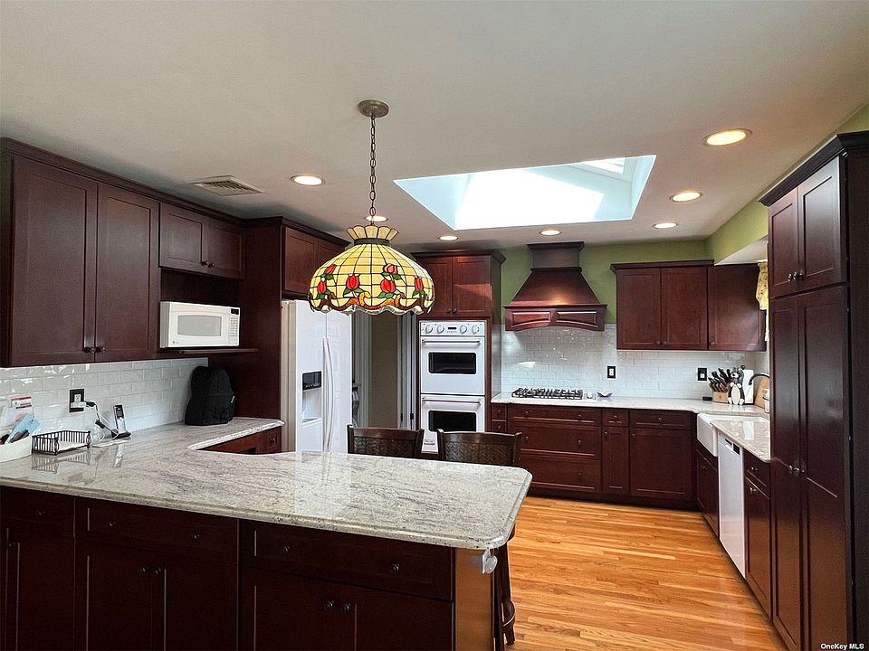 2407 Babylon St, Wantagh, NY 11793 MLS 3459654 Zillow