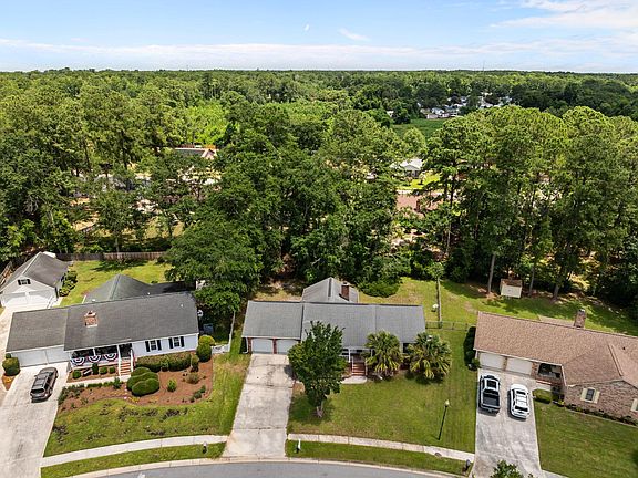 5th image of 133 Bramwell Dr