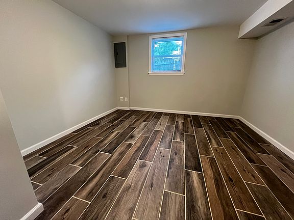 5th image of 14627 Batavia Dr #Basement