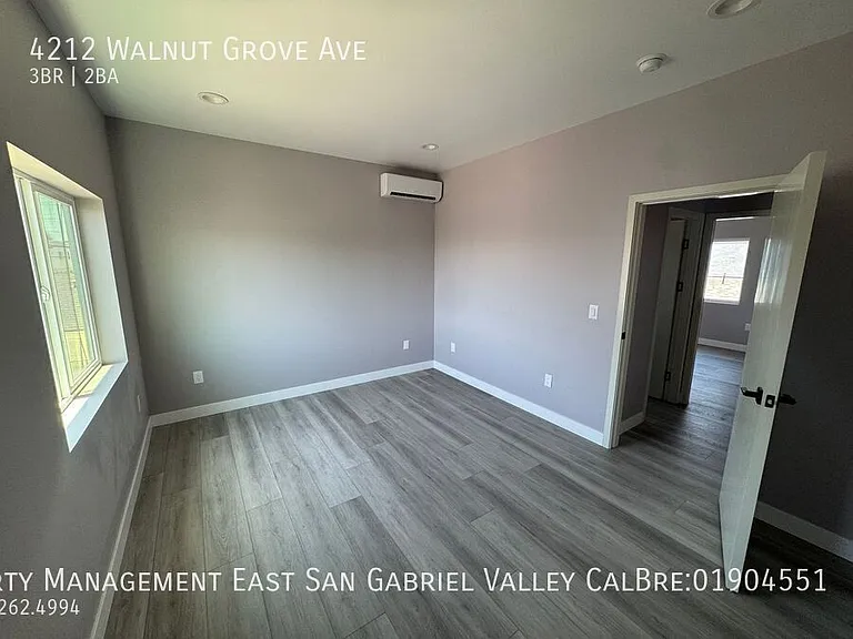 4212 Walnut Grove Ave — Photo 4