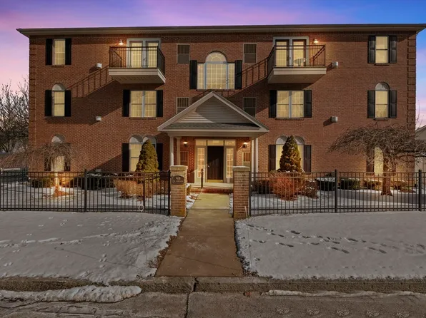 968 Geraldine St Unit 3C, New Bedford, MA 02740