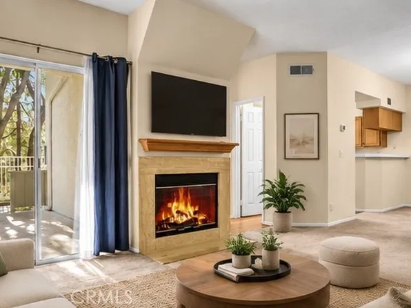 624 Indian Oak Ln Unit 106, Oak Park, CA 91377