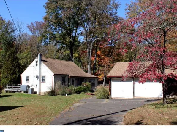 126 Upper Stump Rd, Chalfont, PA 18914