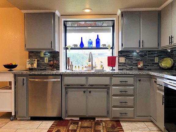 5th image of 3062 Waterford Ct