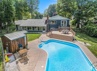 30531 White Oak Dr, Bangor, MI 49013