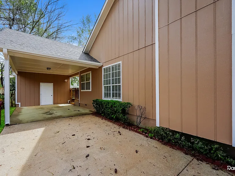 6725 Crossbrook Ln — Photo 14