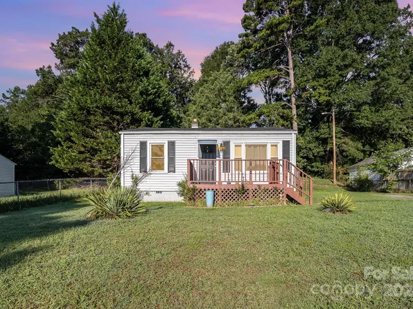 2709 Springbrook Cir, Gastonia, NC 28052