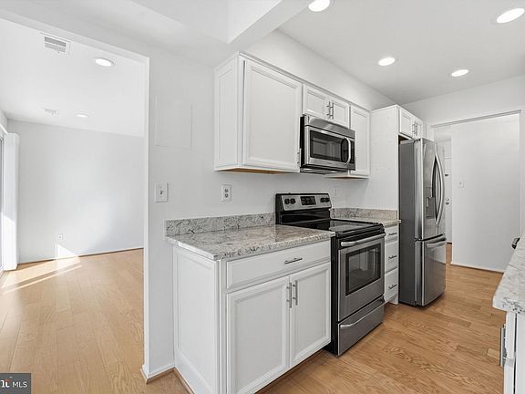 5th image of 2817 Jermantown Rd APT 107