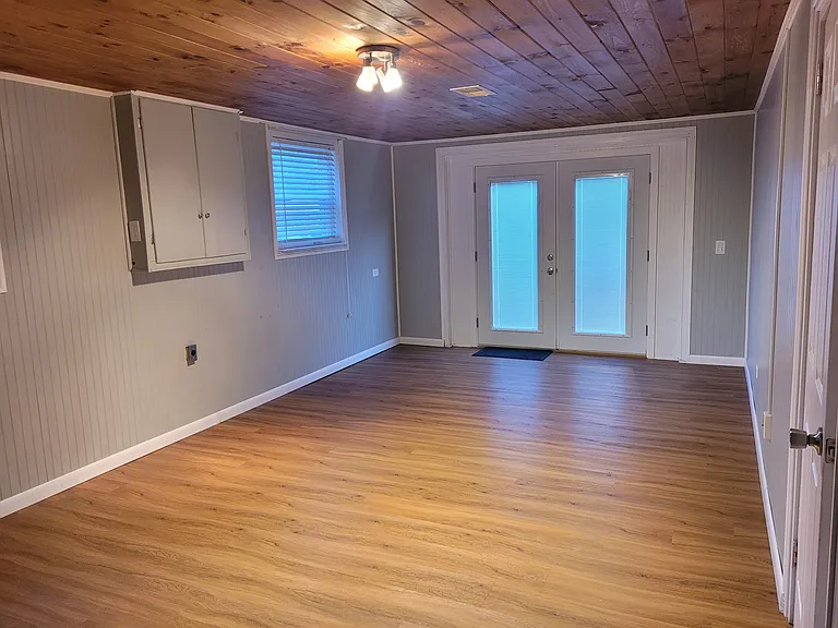 111 Mayor Ave — Photo 19