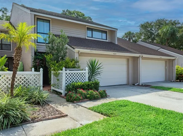 4205 Hartwood Ln, Tampa, FL 33618