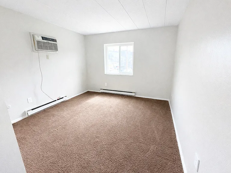 3500 Willow Ave — Photo 6
