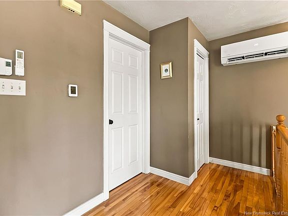 4th image of 98 Mount Pleasant Rd