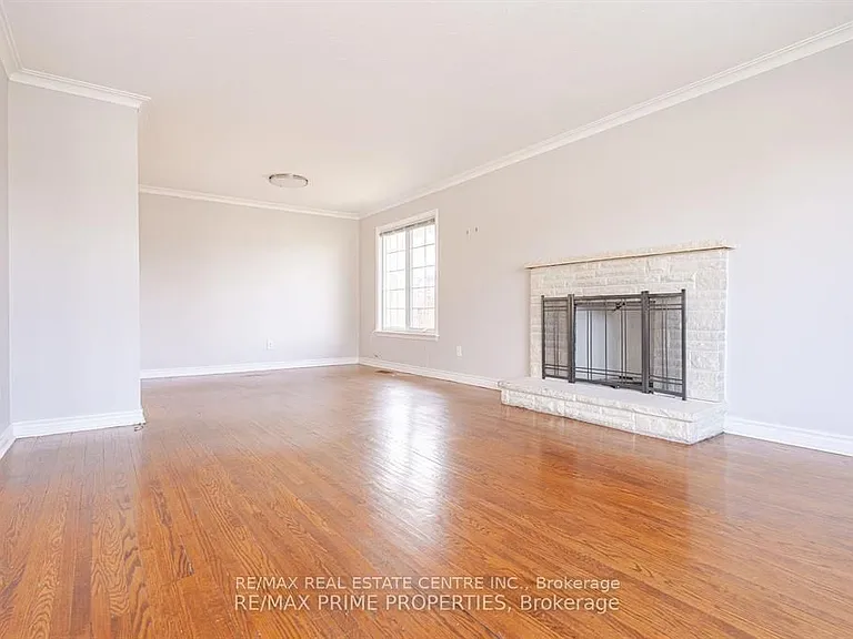 492 Pinegrove Rd — Photo 8