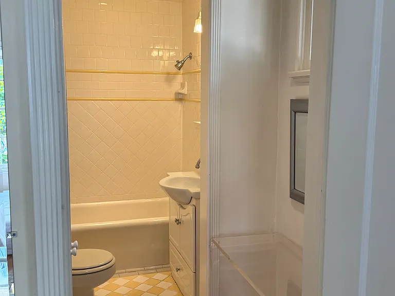 854 16th St #B — Photo 13