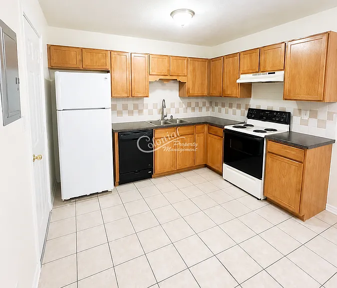 3005 Cantabrian Dr #C — Photo 3
