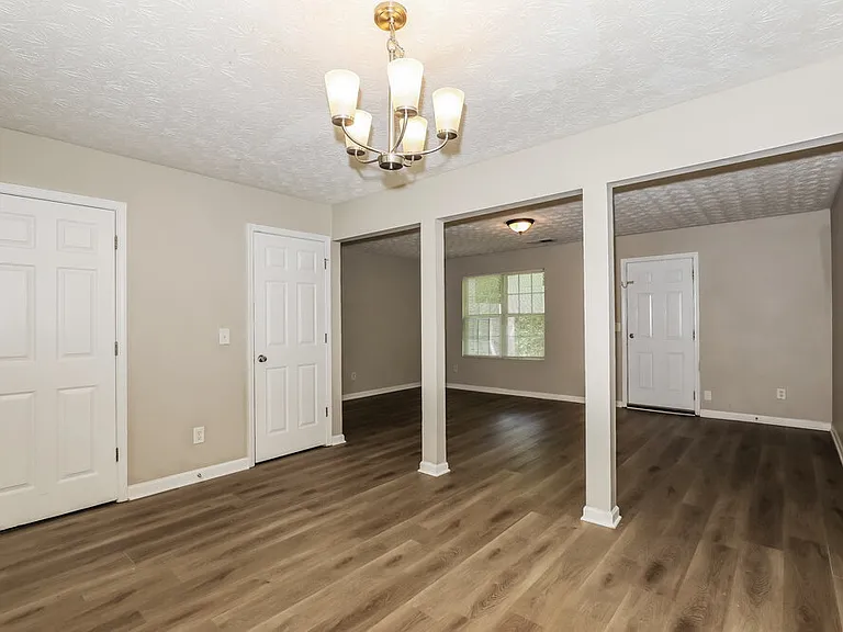 1902 Grove Way — Photo 6
