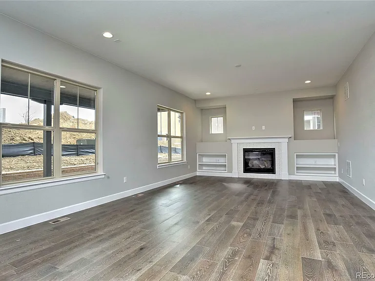 6040 S Olive Ct — Photo 7