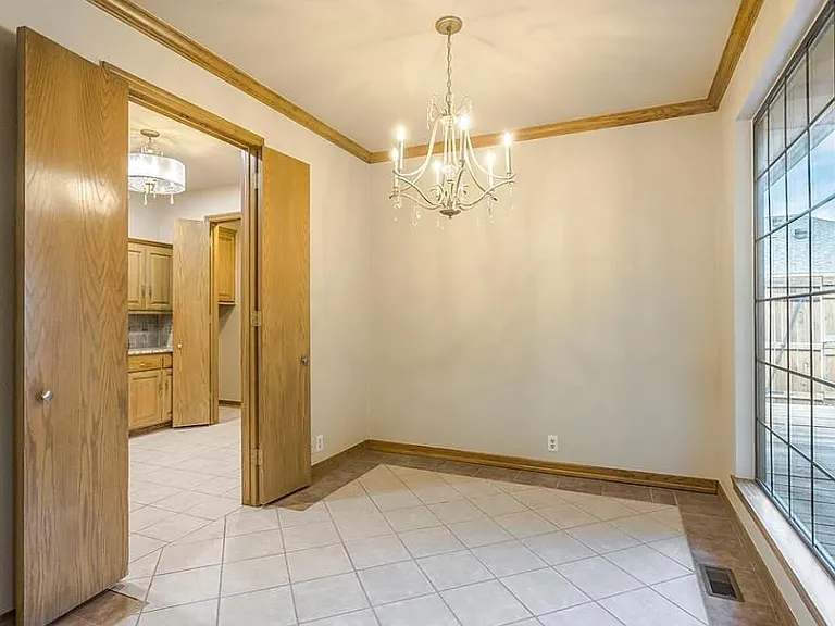2100 Cobblestone Ct #103 — Photo 4