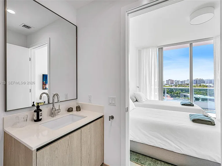 9201 E Bay Harbor Dr #Penthouse 809 — Photo 6