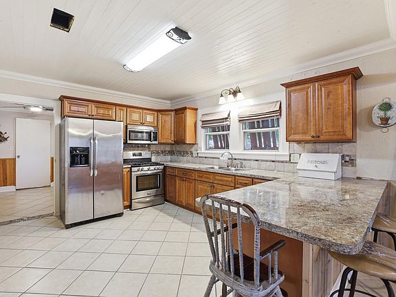 4th image of 117 W 193rd St