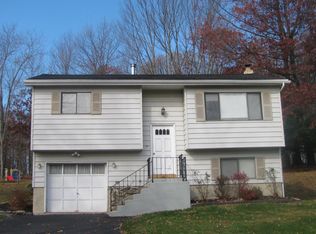 328 Reservoir Rd, Middletown, NY 10940