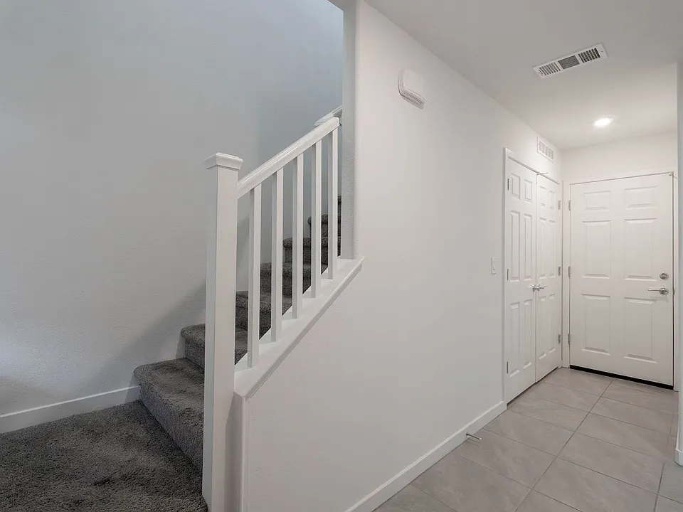 902 Bronzite St