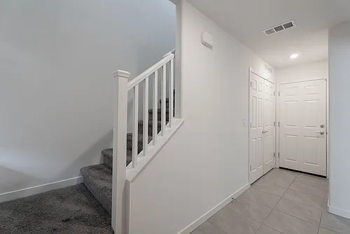 902 Bronzite St Photo 1