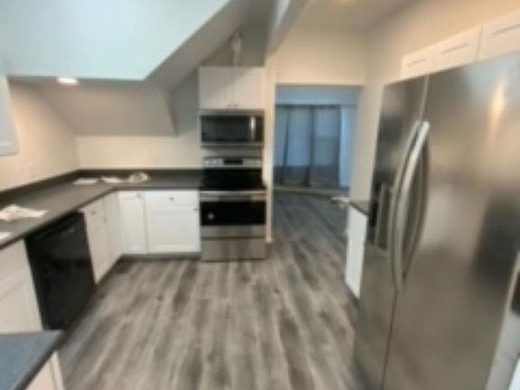 3rd image of 3718 Yakima Ave