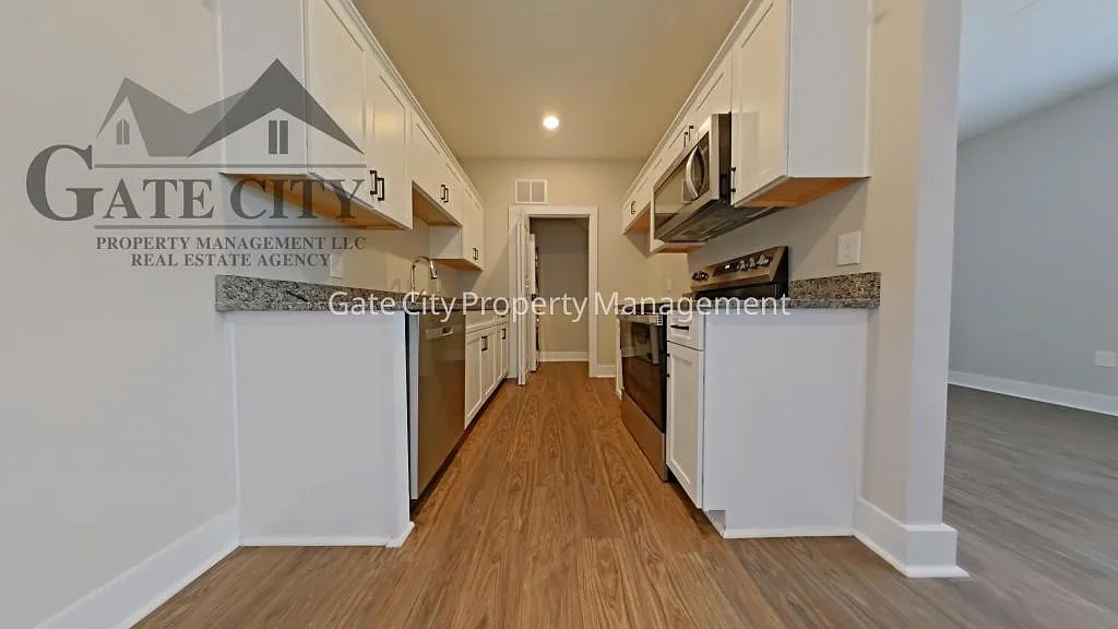 121 Diver Dr — Photo 2