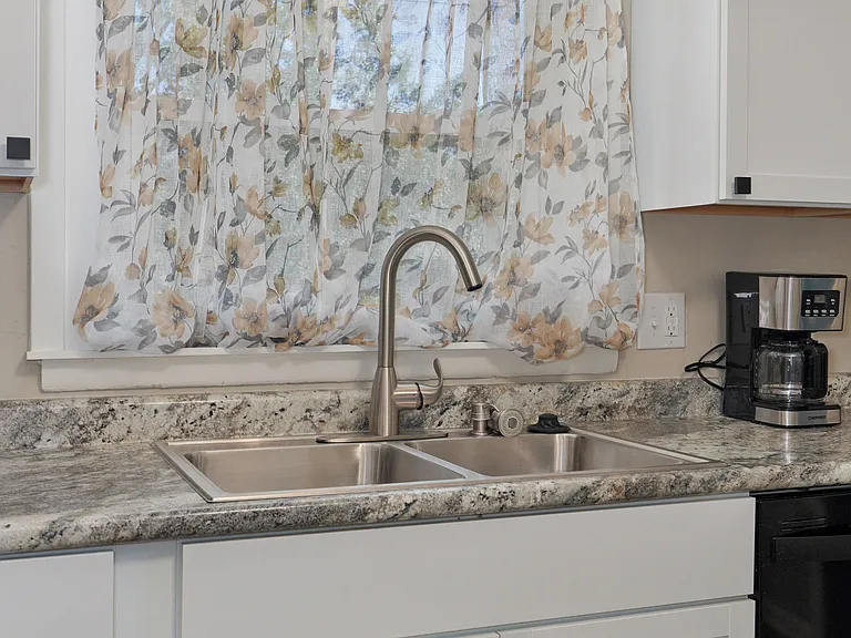 2129 S Jefferson Ave — Photo 20