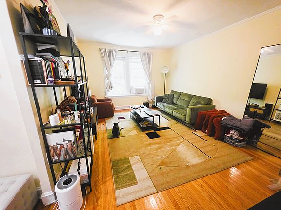 3rd image of 4800 S Hermitage Ave #1B