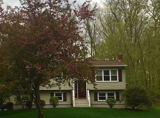 49 Grissom Dr, Clifton Park, NY 12065