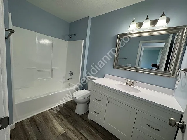 1131 East Lewis Street - 1 — Photo 3