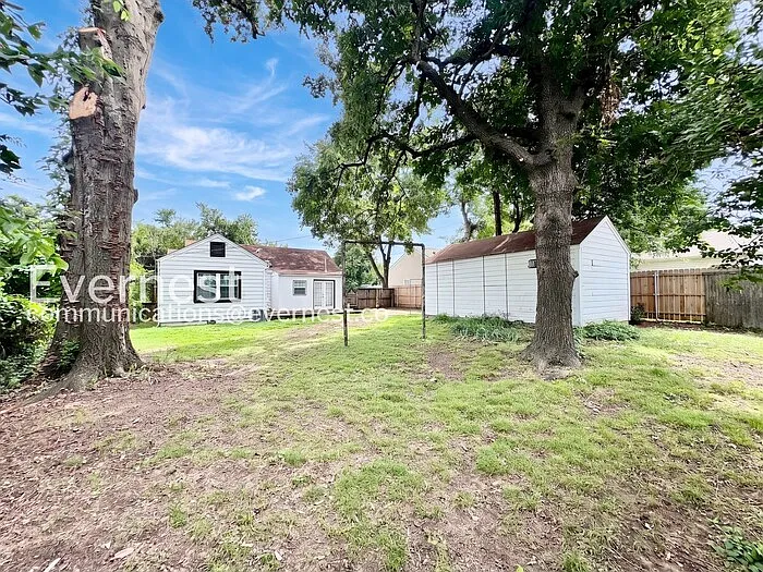 3807 E 22nd St — Photo 29