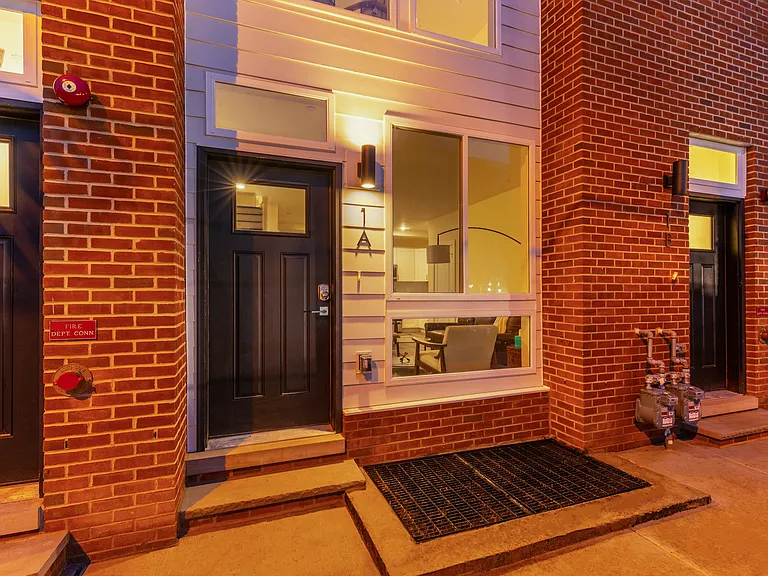 Germantown Row — Photo 45