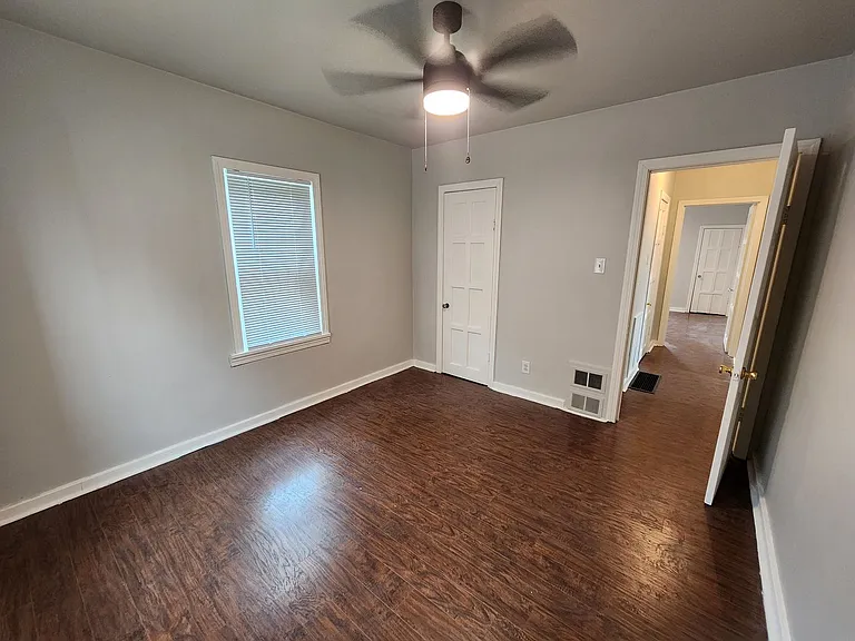 824 Oak St — Photo 13