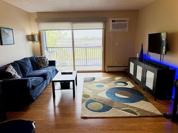 2nd image of 1 W Lake St APT 406