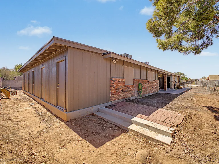 private locked storage units
