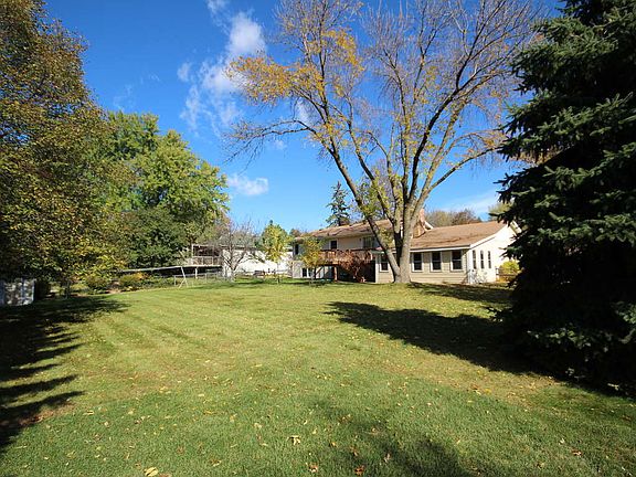 5th image of 13797 Fairlawn Ave