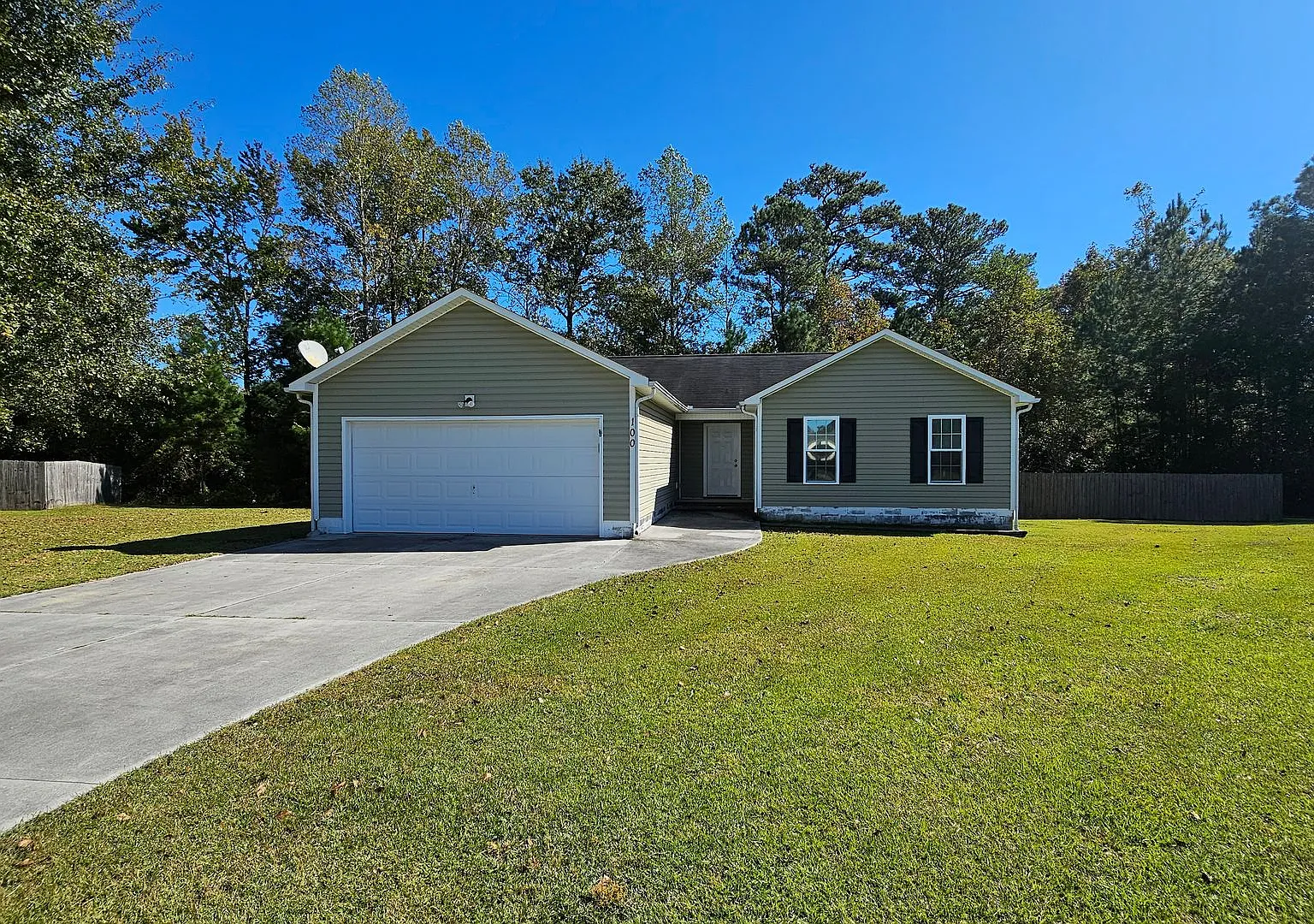 3 BR 2 BA Liberty Hills — Photo 2
